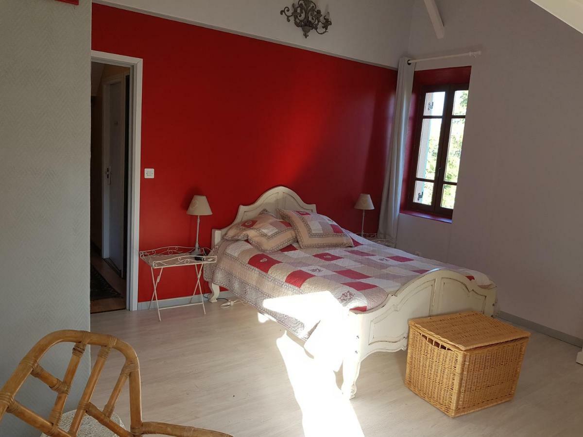 Les Pinguelles Bed & Breakfast Le Donjon Luaran gambar