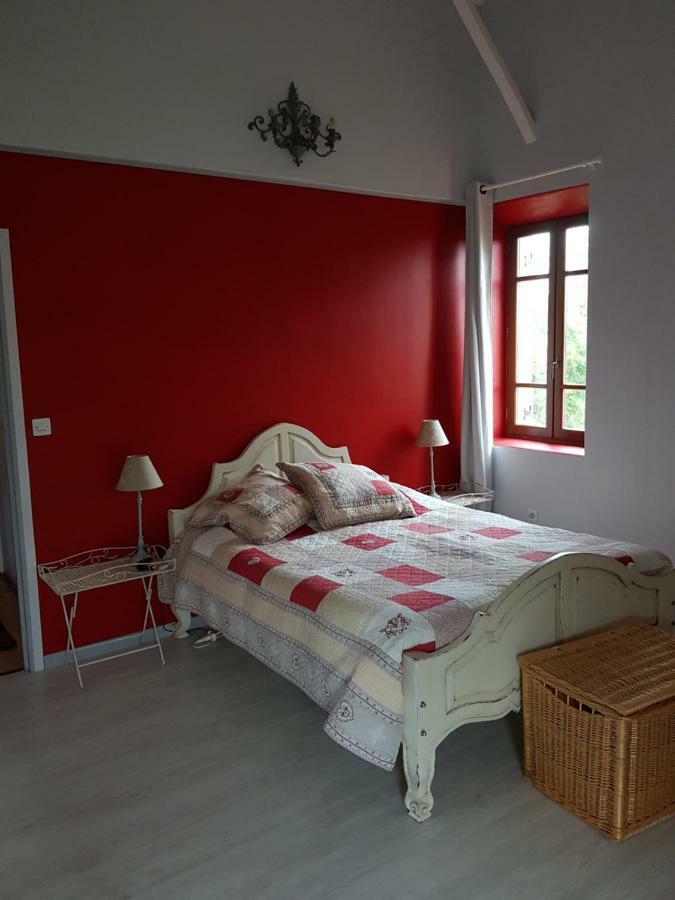 Les Pinguelles Bed & Breakfast Le Donjon Luaran gambar